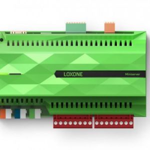 Frontansicht des Loxone Miniserver im grünen Gehäuse für Smart Home und Gebäudeautomation