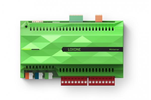 Frontansicht des Loxone Miniserver im grünen Gehäuse für Smart Home und Gebäudeautomation